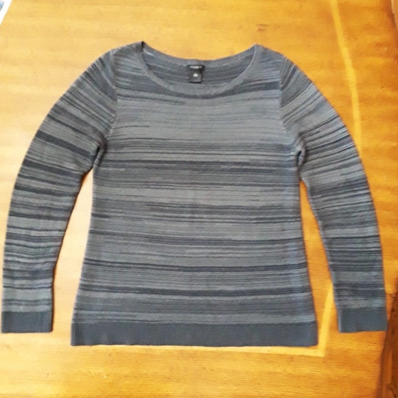 sweater - Picture 3 of 3